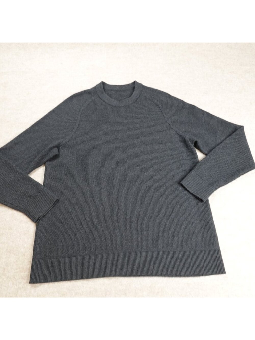 Lululemon Mens Sweater Medium Gray Charcoal Textured Knit Crewneck M3DQBS
